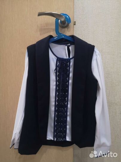 Жилетка и блузка