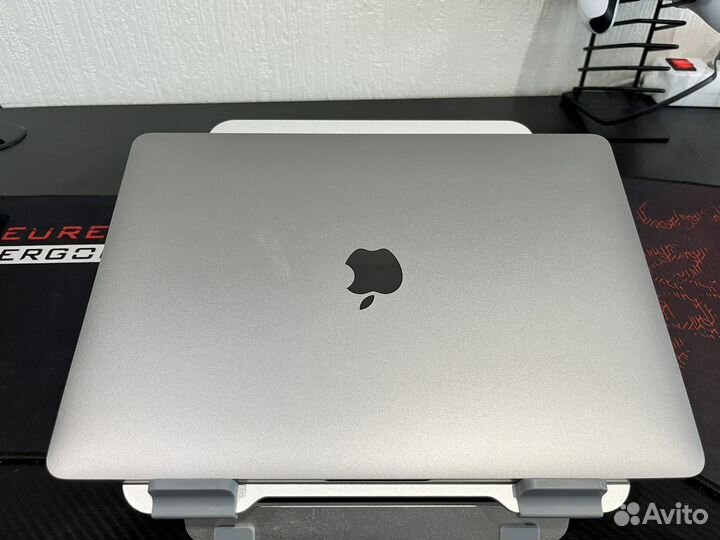 Apple Macbook Pro 13 2018, 256 GB, Touch bar