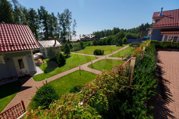 Коттедж 215 м² на участке 20 сот.