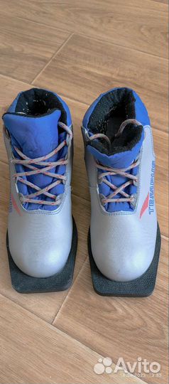 Лыжные ботинки р. 35