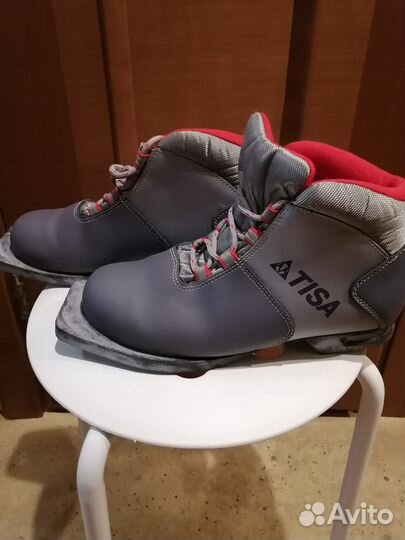 Лыжные ботинки