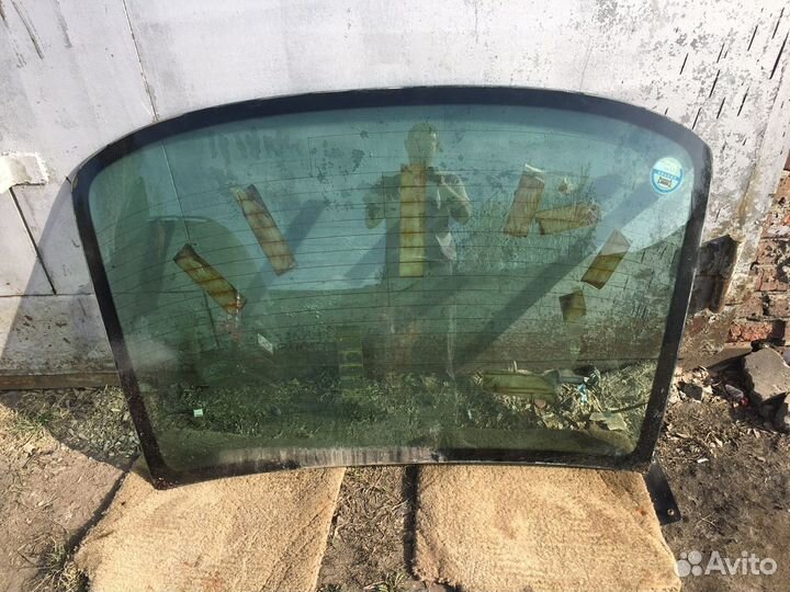 Заднее стекло toyota mark 2 jzx110