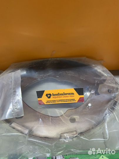 Колодки тоpмозные зад баpабанные Mitsubishi L200