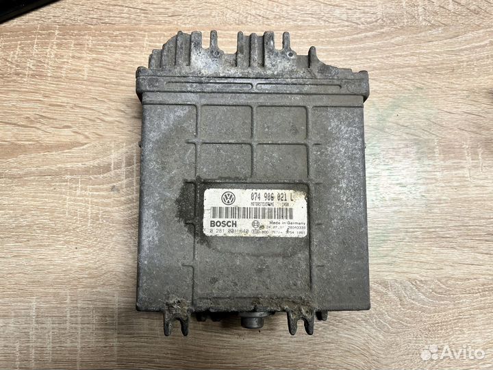 Блок управления двигателем VW T4 2.5