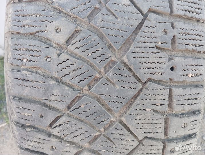 Nitto Therma Spike 225/65 R17