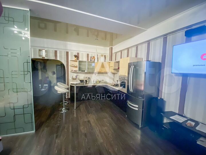 1-к. квартира, 61,6 м², 5/12 эт.