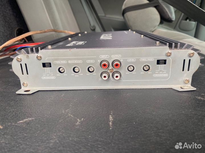 Автомобильный усилитель 4 канала