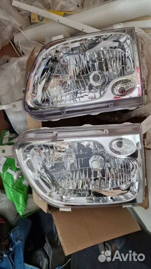 Фары для Тайота Таун Айс 98 год и выше