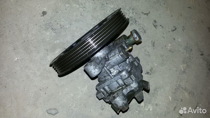 Митсубсиси ланцер 9 насос гура