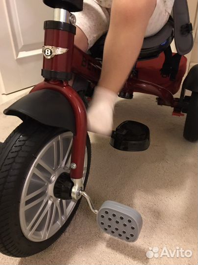 Велосипед с родительской ручкой Бентли