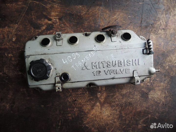 Крышка клапанная Mitsubishi Carisma 1995-1999