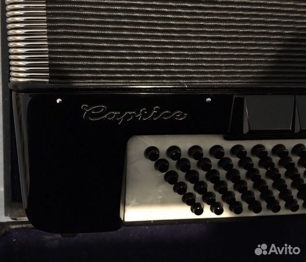 Аккордеон weltmeister caprice 4/4