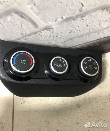 Блок управления отопителем Kia Rio 3