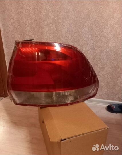 Задний правый фонарь volkswagen polo бу