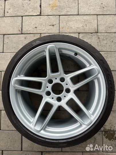Pirelli P Zero 245/35 R18
