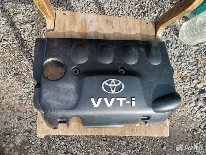 Декоративная крышка двигателя Toyota Corolla Runx