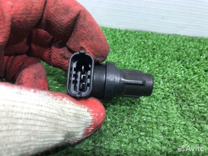 Датчик положения распредвала Mercedes-Benz E-350