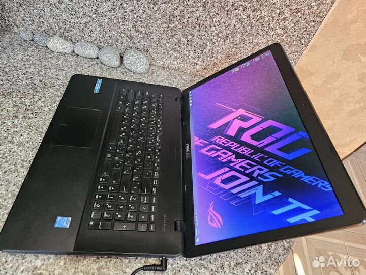 Большой Ноутбук Asus/17.3