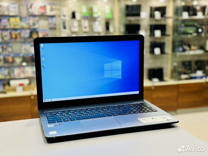 Ноутбук Asus / i5-7200U / 8G / 256G / R5 M420