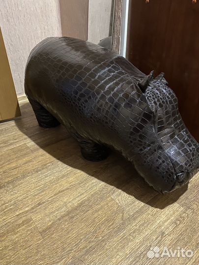 Бегемот банкетка