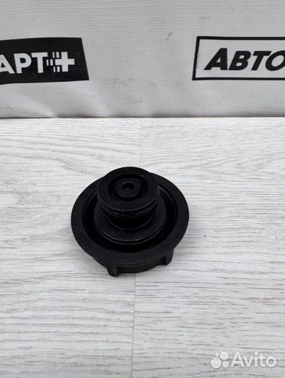 Крышка расширительного бачка Mazda 3 BK Z6 2008