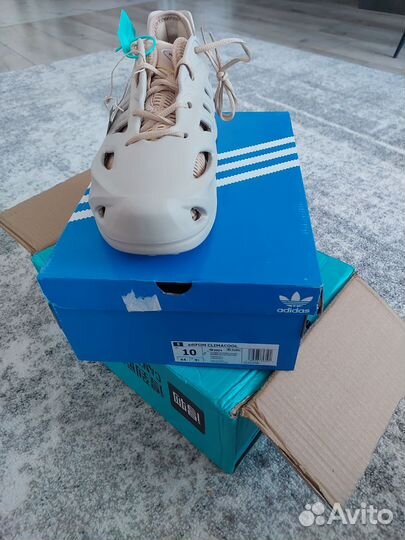 Кроссовки adidas