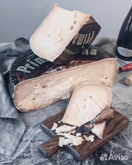 Круглый сыр Черная Примадонна, голова, Владивосток