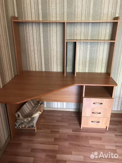 Компьютерный стол