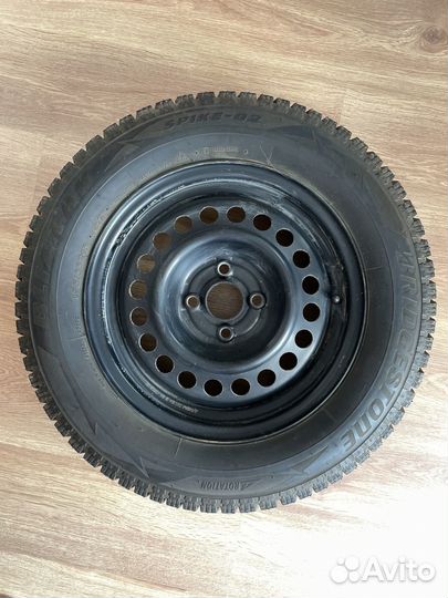 Bridgestone Blizzak Spike-02 195/65 R15 91T