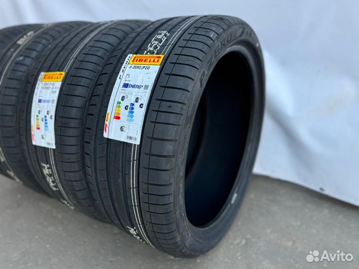 Pirelli P Zero PZ4 255/40 R20 и 285/35 R20