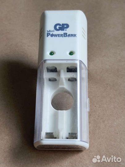 Зарядное устройство GP для аккумуляторов аа и ааа