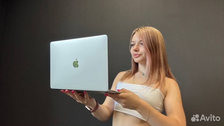 MacBook Pro 13 2019 новый