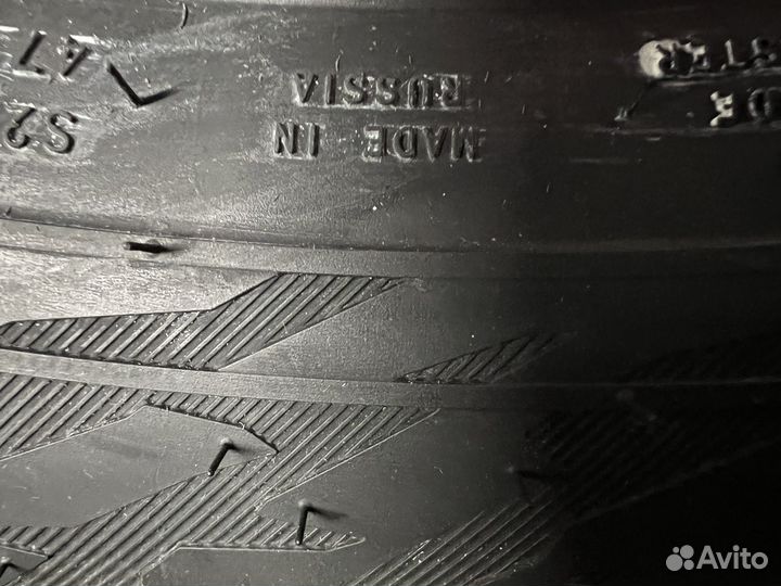 Nokian Tyres Hakkapeliitta 9 SUV 235/55 R18 104T