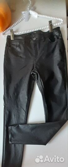 Джинсы с пропиткой под кожу zolla42s