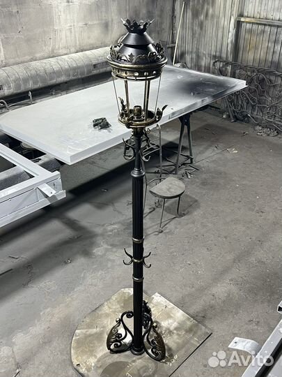 Вешалка кованая