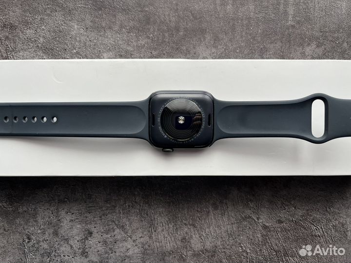 Часы apple watch se 44 mm 2022