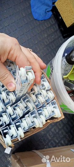 Роликовые направляющие для ящиков дсп L300мм белые