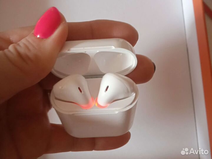 Беспроводные наушники apple airpods