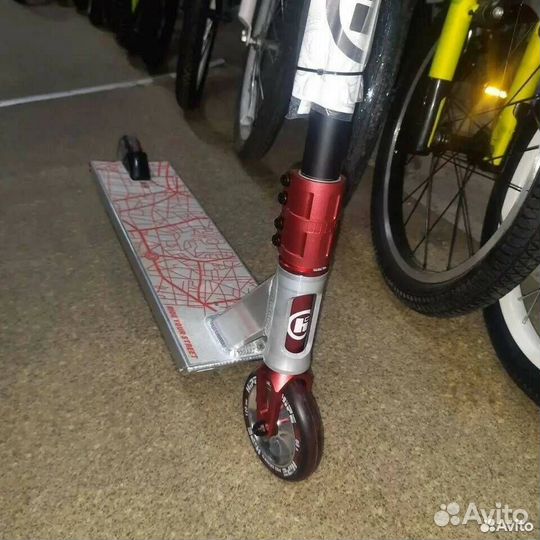 Трюковой самокат Hipe