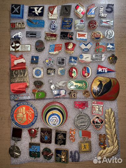 25- Значки последние находки