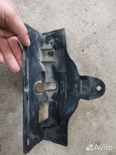 Накладка замка капота Hyundai Sonata седан тагаз