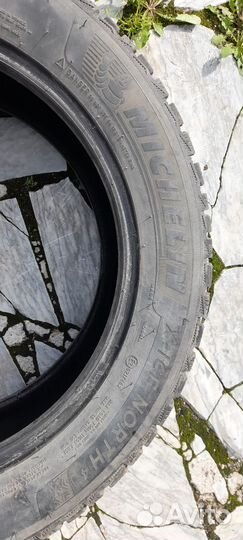Michelin X-Ice North 4 215/55 R17 98T