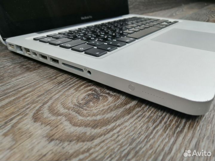 Apple MacBook Pro 13 2012 / core i5 / 4gb / 750gb