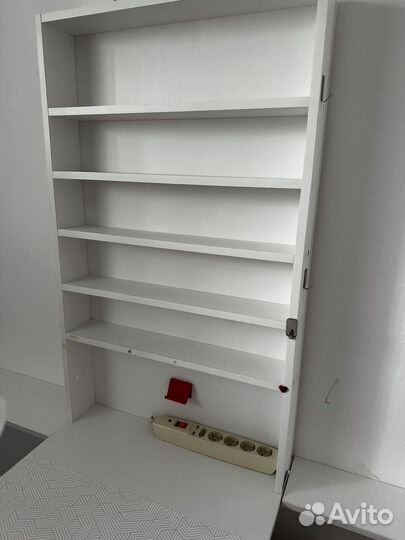 Маникюрный стол