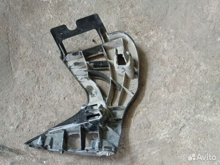 Bmw g 30 кронштейн крыла правый