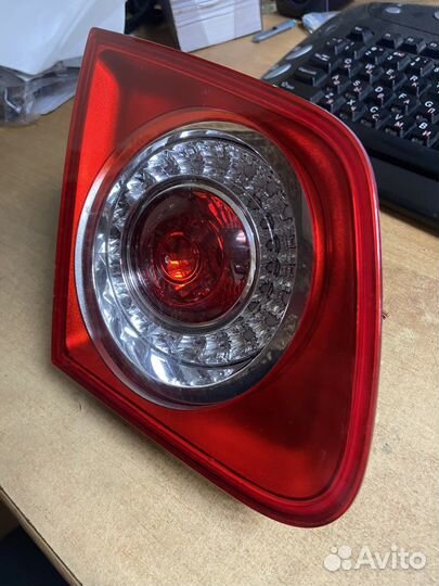 Фонарь левый внутренний Volkswagen Jetta 5 05-11г