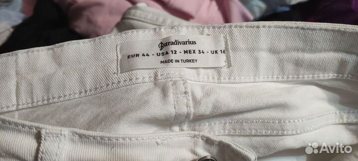 Джинсы stradivarius mom slim