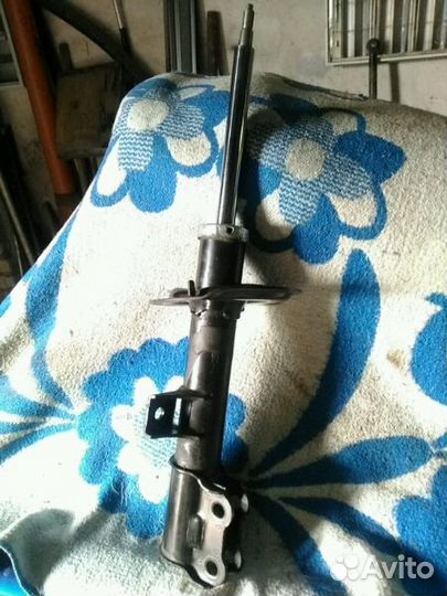 Левая передняя стойка Hyundai ix35