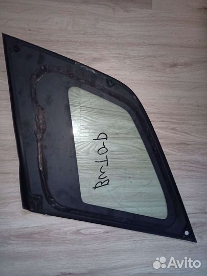 Стекло кузовное глухое правое Suzuki Grand Vitara