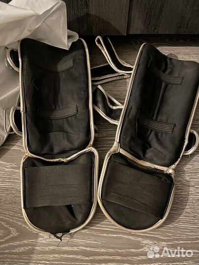 Щитки на ноги для тайского бокса